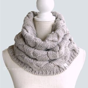 NWT Grace & Lace cozy cable knit snood